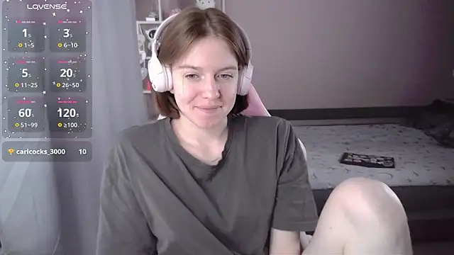 Snapshot of CassieJuice69 chatting on 10.05.25 CassieJuice69 online show from 10.05.25