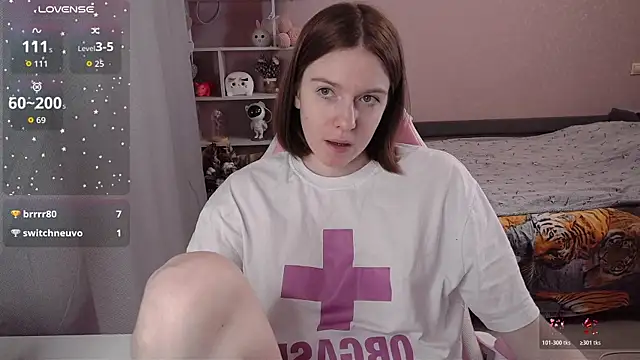 Snapshot of CassieJuice69 chatting on 11.24.25 CassieJuice69 online show from 11.24.25