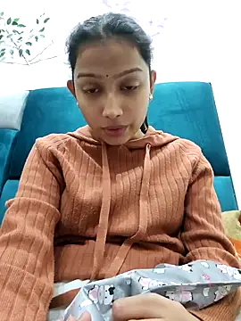 Snapshot of Aleena_Rai chatting on 12.15.24 Aleena Rai online show from 12.15.24