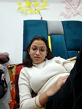 Snapshot of Aleena_Rai chatting on 02.22.25 Aleena Rai online show from 02.22.25