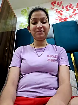 Snapshot of Aleena_Rai chatting on 03.18.25 Aleena Rai online show from 03.18.25