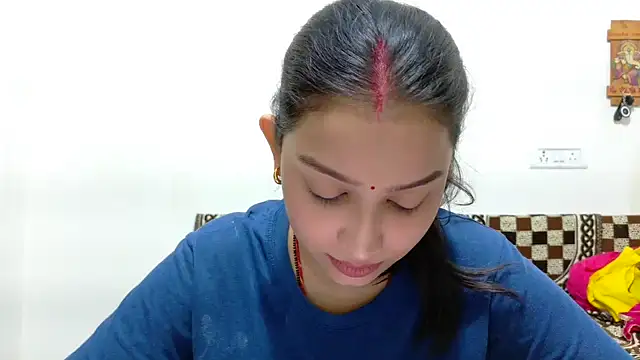 Snapshot of Aleena_Rai chatting on 10.14.25 Aleena Rai online show from 10.14.25