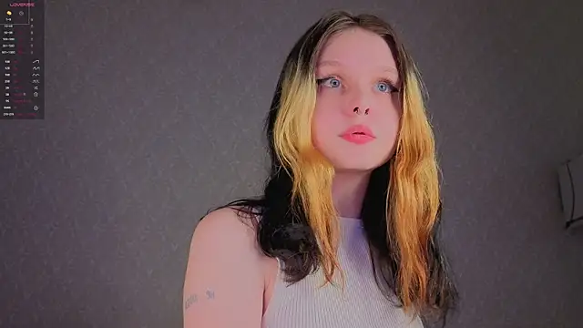 Snapshot of Hi_Kitti chatting on 05.27.26 Hi Kitti online show from 05.27.26