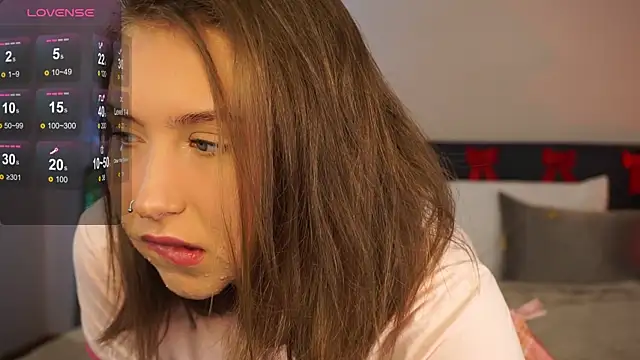 Snapshot of LinaSiren chatting on 12.23.24 LinaSiren online show from 12.23.24