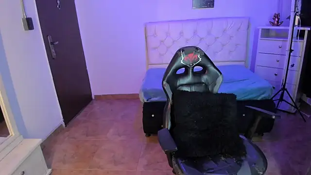 Amy Kiitty  online show from 09.12.25