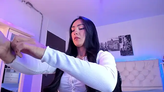 Amy Kiitty  online show from 09.20.25