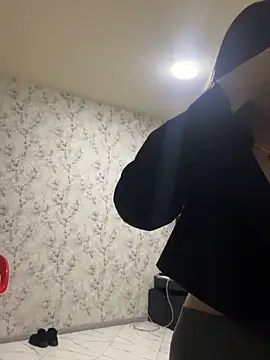 viviandaimond1 online show from 12.13.24