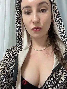 viviandaimond1 online show from 10.20.25