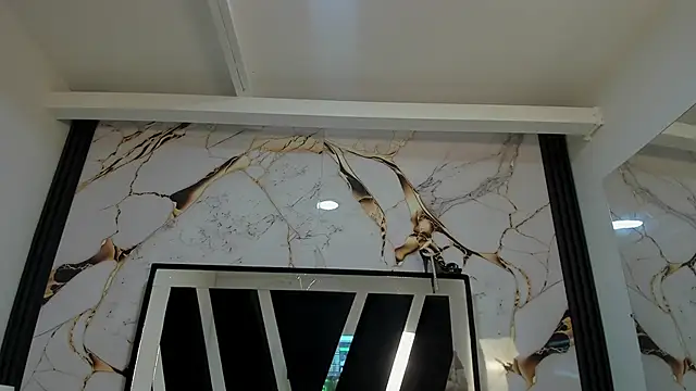 KarinaSimonz online show from 10.21.25