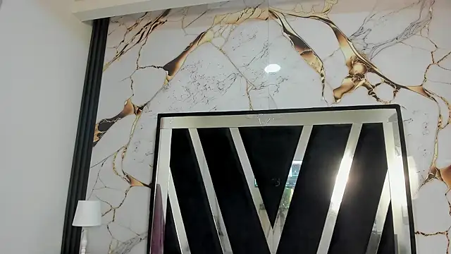 KarinaSimonz online show from 11.04.25