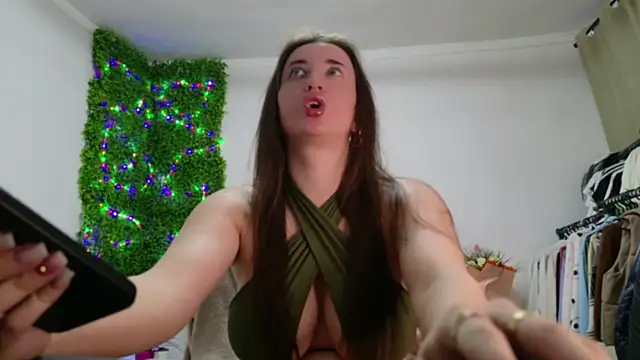 Snapshot of Lorennameliyy chatting on 01.25.25 Lorennameliyy online show from 01.25.25