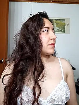 Emi chik online show from 10.12.25