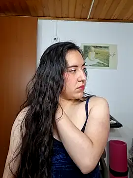 Emi chik online show from 04.01.26