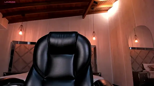 KatieNolan 1 online show from 10.12.25