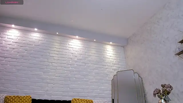 KatieNolan 1 online show from 11.28.25