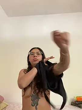 Argentiiniita online show from 12.08.24