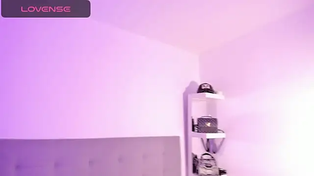 scarlett-jones- online show from 12.22.24