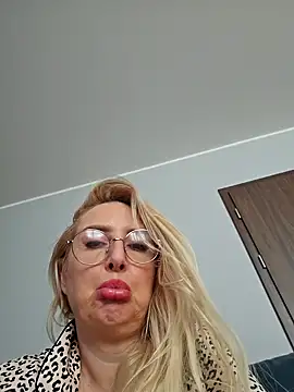 MariaRichi  online show from 03.04.25