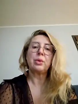 Snapshot of MariaRichi_ chatting on 02.10.26 MariaRichi online show from 02.10.26