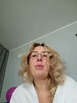 Snapshot of MariaRichi_ chatting on 02.11.26 MariaRichi online show from 02.11.26