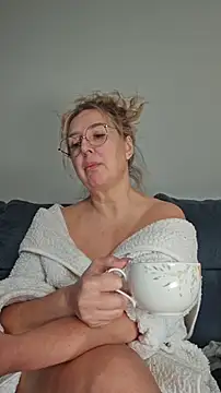 Snapshot of MariaRichi_ chatting on 03.08.26 MariaRichi online show from 03.08.26