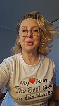 Snapshot of MariaRichi_ chatting on 03.10.26 MariaRichi online show from 03.10.26