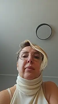 Snapshot of MariaRichi_ chatting on 03.25.26 MariaRichi online show from 03.25.26