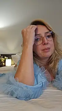 Snapshot of MariaRichi_ chatting on 04.02.26 MariaRichi online show from 04.02.26