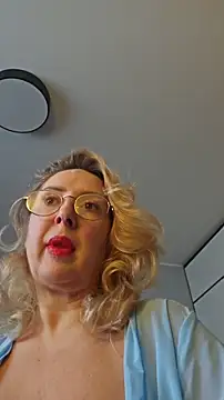 Snapshot of MariaRichi_ chatting on 04.05.26 MariaRichi online show from 04.05.26