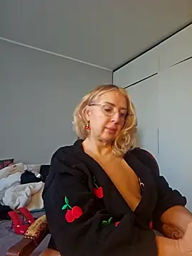 Snapshot of MariaRichi_ chatting on 04.09.26 MariaRichi online show from 04.09.26