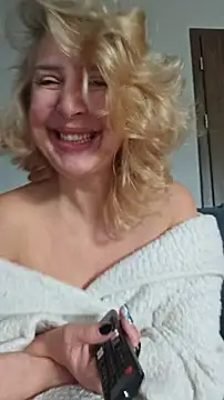 Snapshot of MariaRichi_ chatting on 04.14.26 MariaRichi online show from 04.14.26