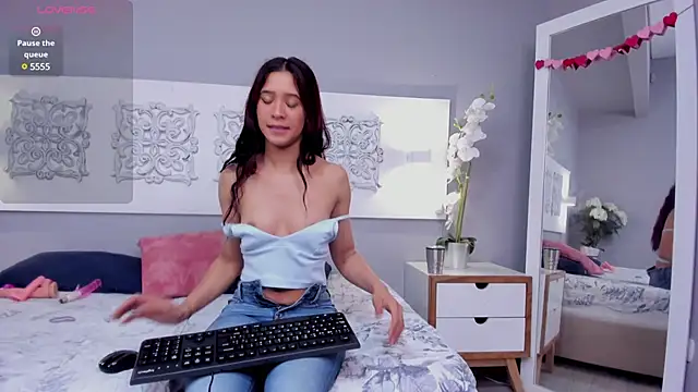 adelaa 11 online show from 02.28.25