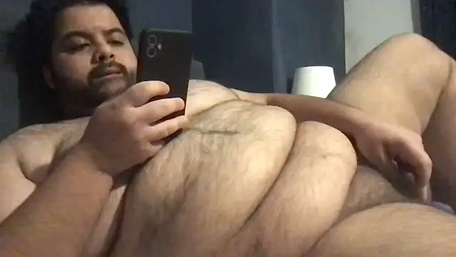 Snapshot of fattboyuk chatting on 02.15.25 fattboyuk online show from 02.15.25
