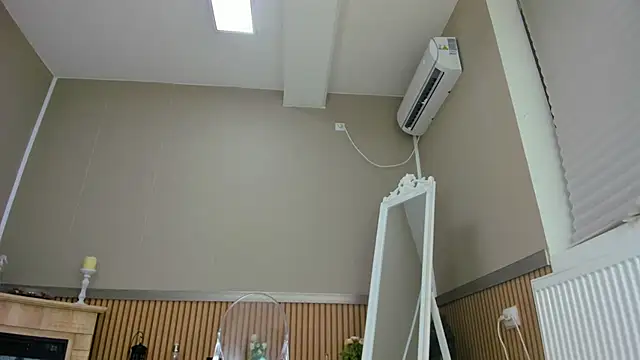 Kimi Ivy online show from 01.20.25