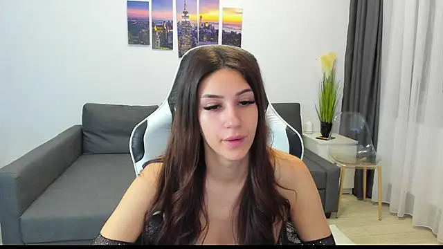 Kimi Ivy online show from 10.21.25