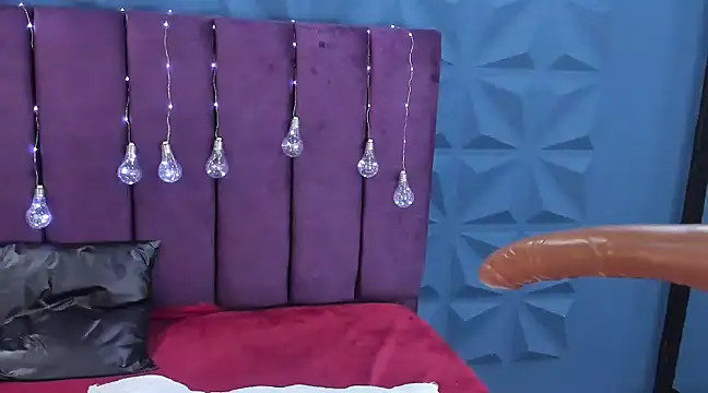 NicoleJonss online show from 01.21.25