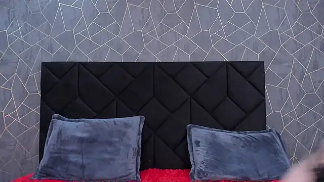 NicoleJonss online show from 03.08.25