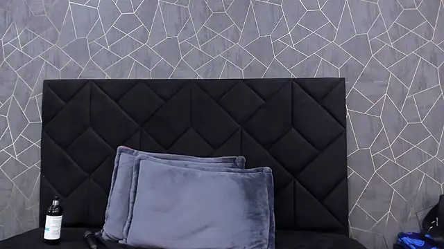 NicoleJonss online show from 03.13.25