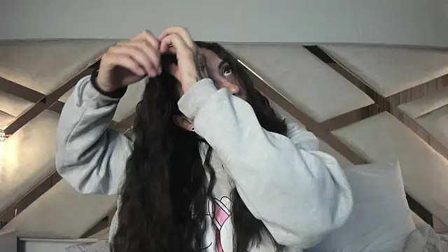 Snapshot of sadashi_moon_ chatting on 01.27.25 sadashi moon online show from 01.27.25