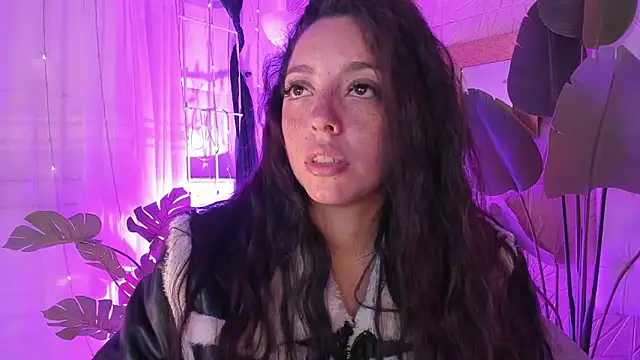 Snapshot of sadashi_moon_ chatting on 02.02.25 sadashi moon online show from 02.02.25