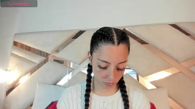 Snapshot of sadashi_moon_ chatting on 02.19.25 sadashi moon online show from 02.19.25