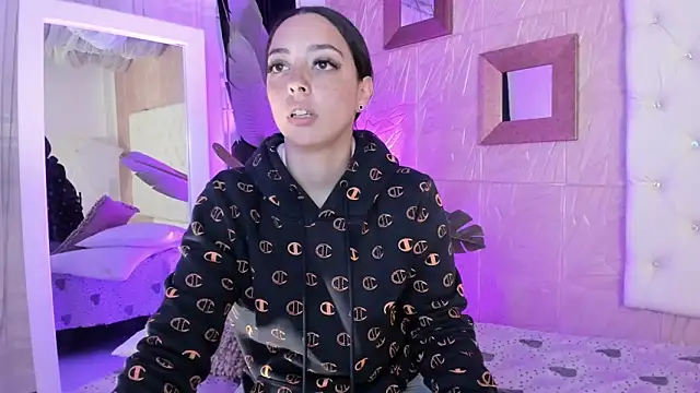 Snapshot of sadashi_moon_ chatting on 03.19.25 sadashi moon online show from 03.19.25