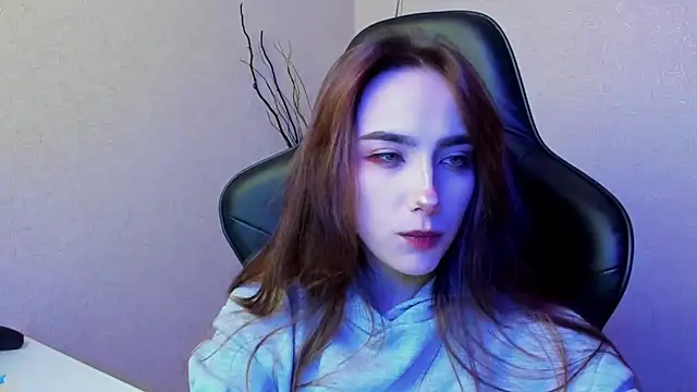 Snapshot of SilverDream chatting on 12.24.24 SilverDream online show from 12.24.24