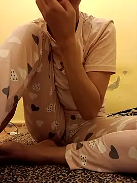 Snapshot of yasima-39 chatting on 10.14.25 yasima-39 online show from 10.14.25