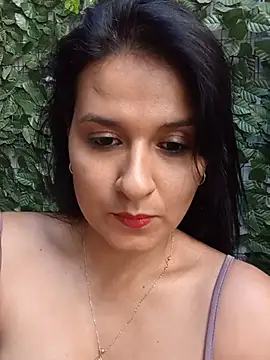 Snapshot of elena_jonees chatting on 07.08.26 elena jonees online show from 07.08.26