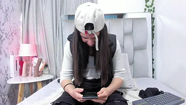 dafne queenn online show from 09.22.25