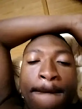 Snapshot of zipeqengeshe21 chatting on 12.18.24 zipeqengeshe21 online show from 12.18.24