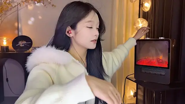 xiaodaibabyy online show from 12.21.24