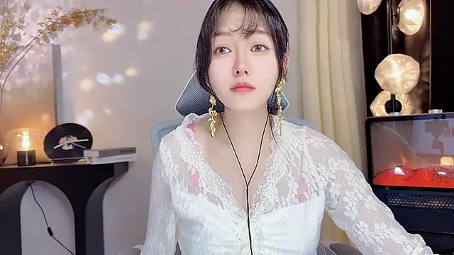 xiaodaibabyy online show from 01.31.25