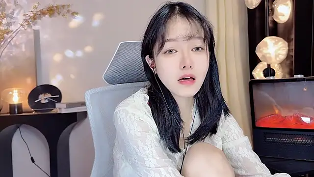 xiaodaibabyy online show from 01.31.25